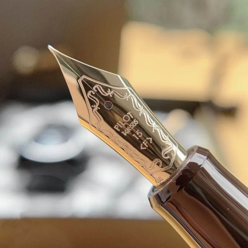 Original Pilot Custom 823 Transparent Demonstrator Fountain Pen 14K Gold Nib pen Vacuum Filling System High Capacity Ink