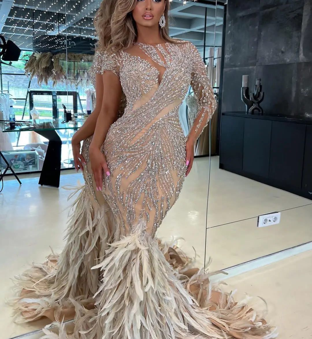 Luxury Mermaid Evening Dresses One Long Sleeve V Neck Sequins Beaded 3D Lace Diamonds Feather Train Prom Dresses Custom Made