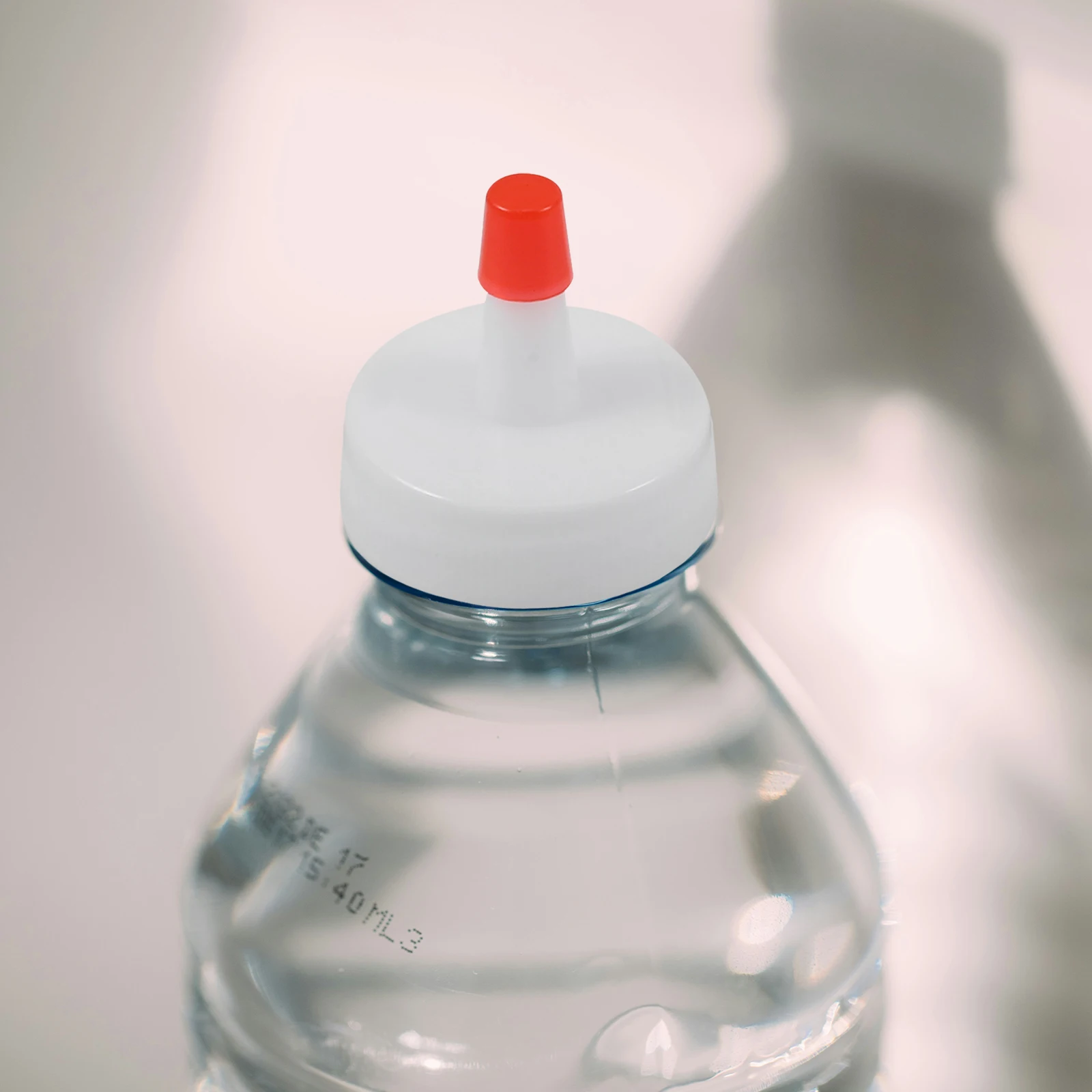 

20 Bottle Cap White Plastic Sauce Bottle Cap Tip Cover for Squeeze Dispensing Bottles Teaching Equipment