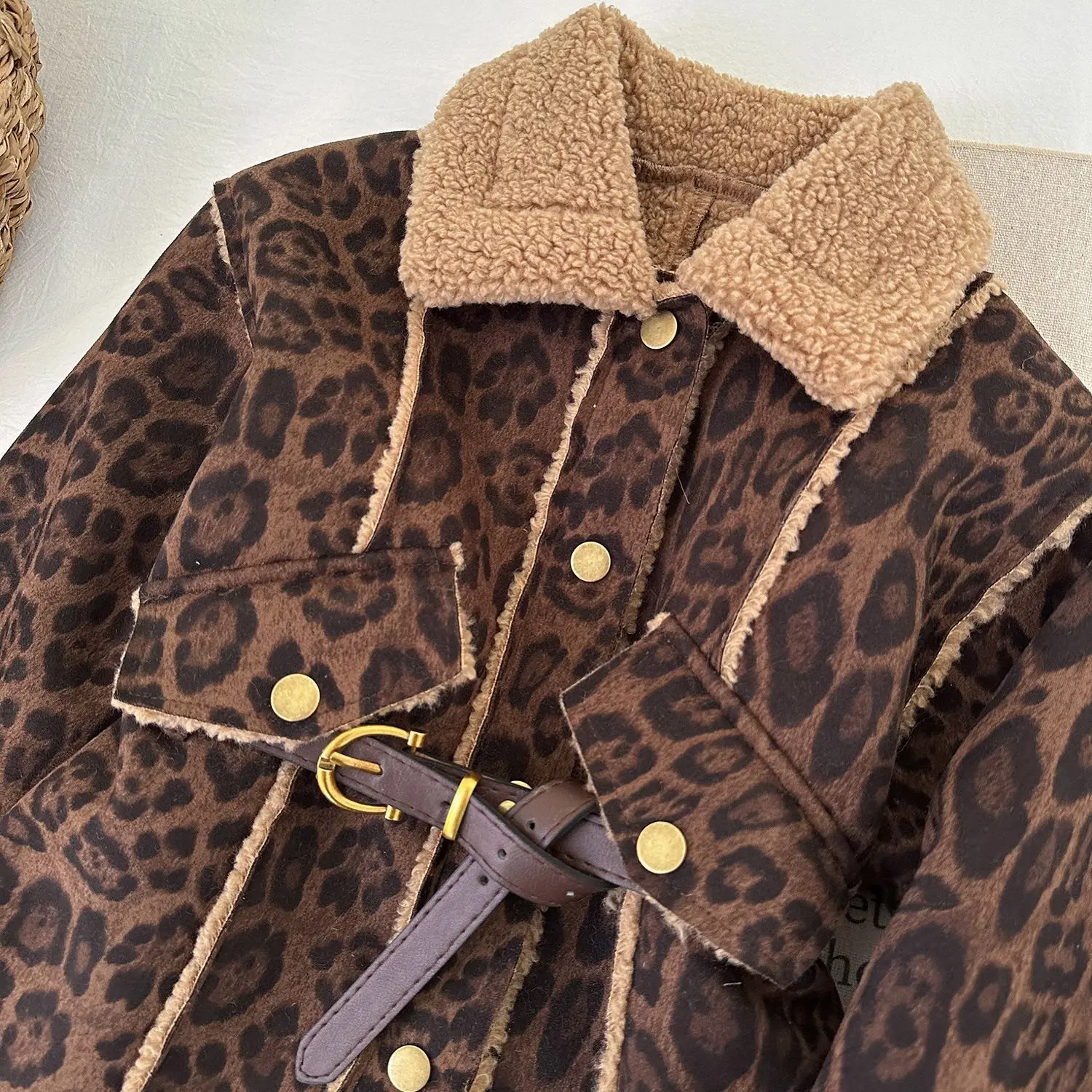 New girls' Korean version coat winter children's leopard print thickened and velvet little girl's foreign style fashionable top
