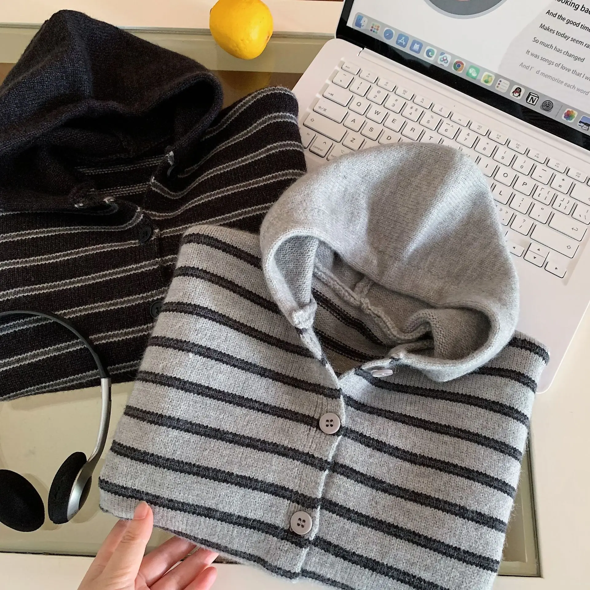 Children's Clothing Sweater 2026 Winter New Item Children's Thick Hooded Striped Knitted Cardigan Baby Winter Coat