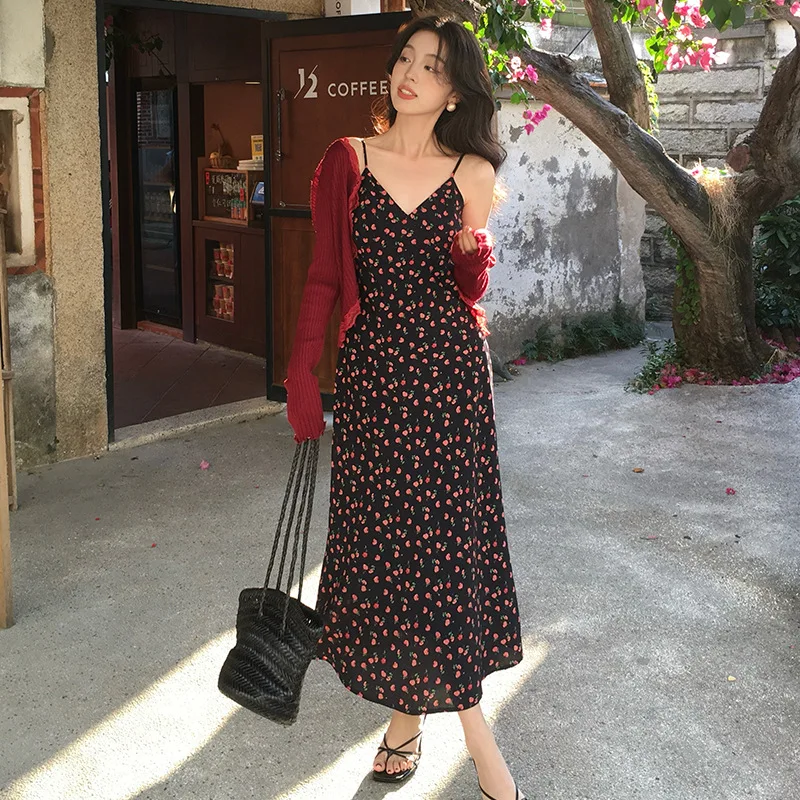 

2025 Spring New Vintage High-waisted Halter Dress Child Print Pure Desire for Holiday Dress Women