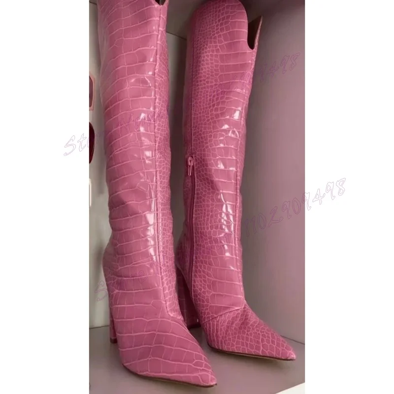 Sapatos de joelho alto para mulheres, pele de crocodilo rosa, saltos volumosos, sexy lady boots, 2024