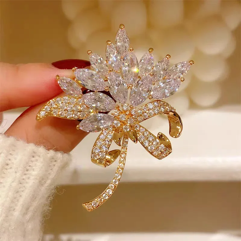 1Pc Exquisite Flower Brooch for Men Women Simple Plant Brooches Pins Jewelry Trendy Accessories Summer Holiday Gifts 2024