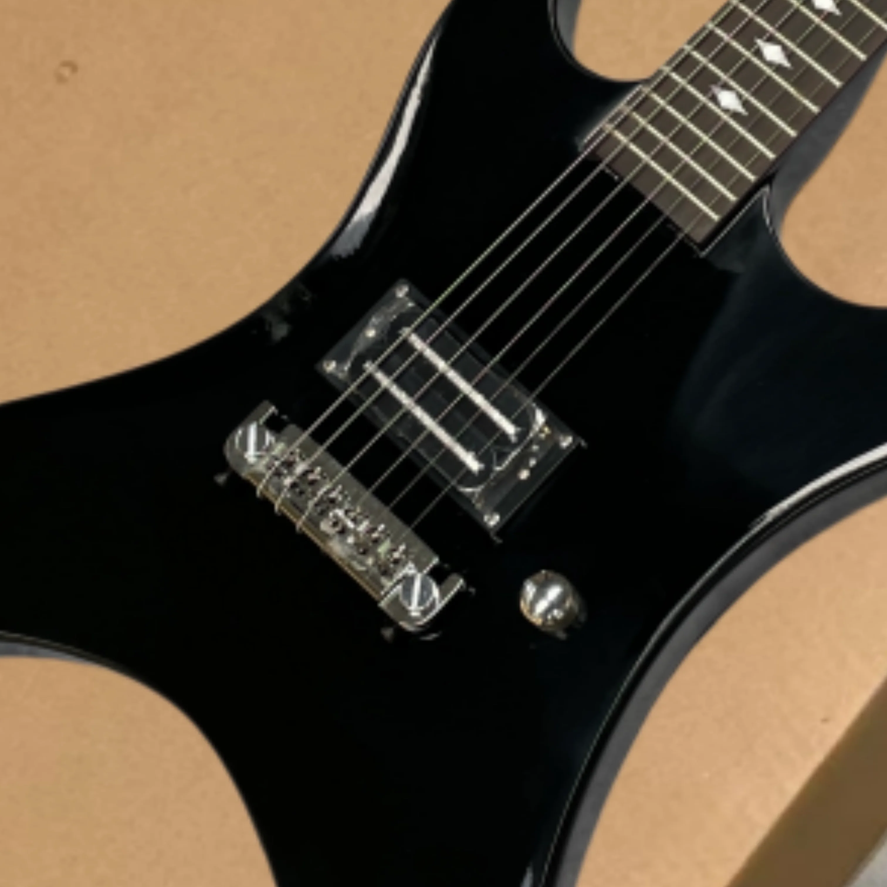 New 6-string black electric guitar with H pickup and single volume knob design guitars, a stylish and trendy electric guitarra