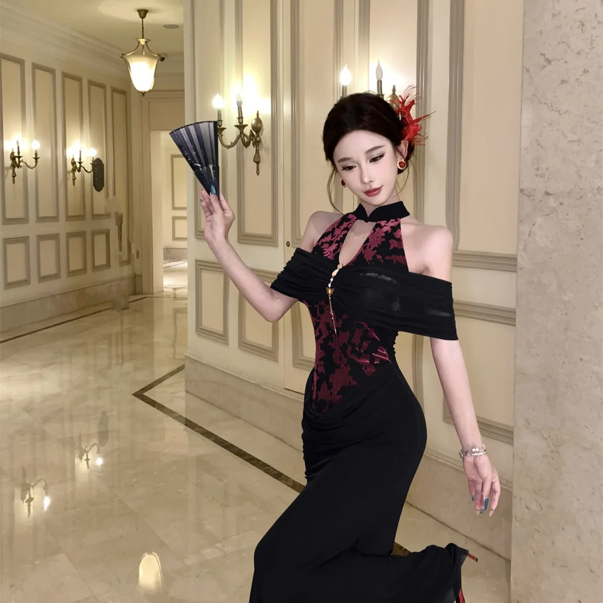 Vestido Longo de Veludo com Efeito Emaecedor, Estilo Chinês, Gola Alta, Saia em Cauda de Peixe com Cintura Ajustável para M...