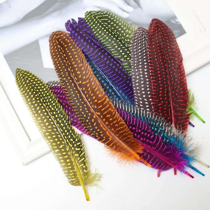 50-pecas-lote-de-penas-de-galinha-guine-tingidas-com-poas-de-15-20cm-para-artesanato-decoracao-de-feriados-centros-de-mesa-diy-e-acessorios-de-carnaval