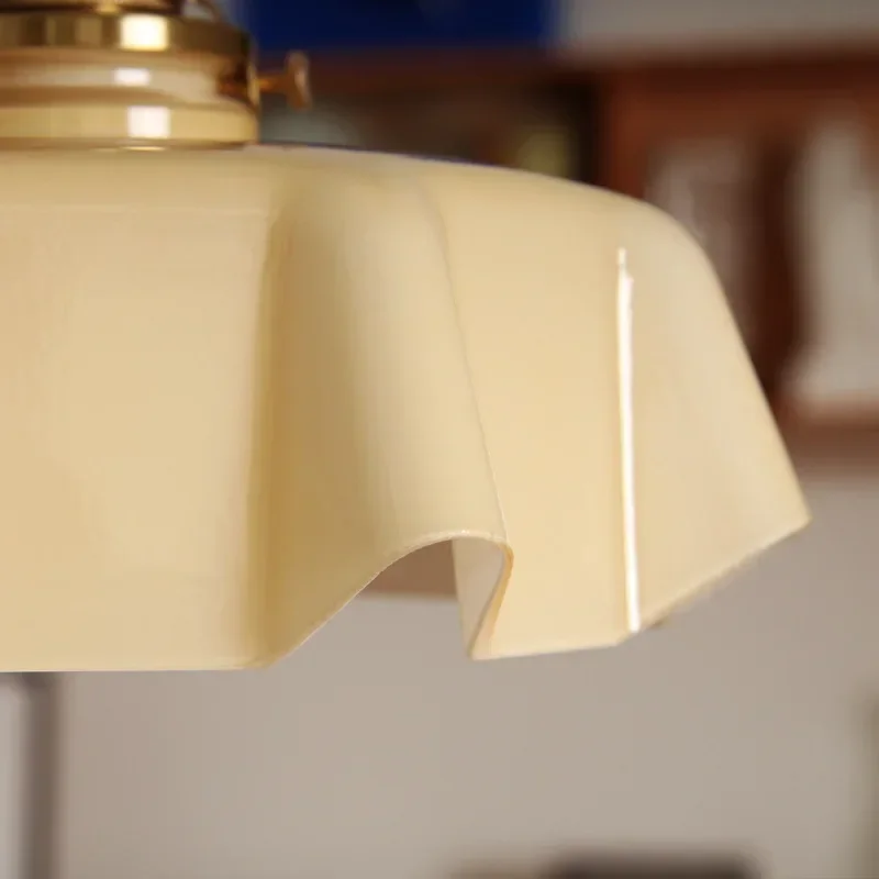 SANDYHA Vintage cremefarbene Kupfer-Glas-LED-Kronleuchter-Pendelleuchte, ideal für Schlafzimmer, Küche, Esstisch, Nachttisch-Beleuchtungskörper