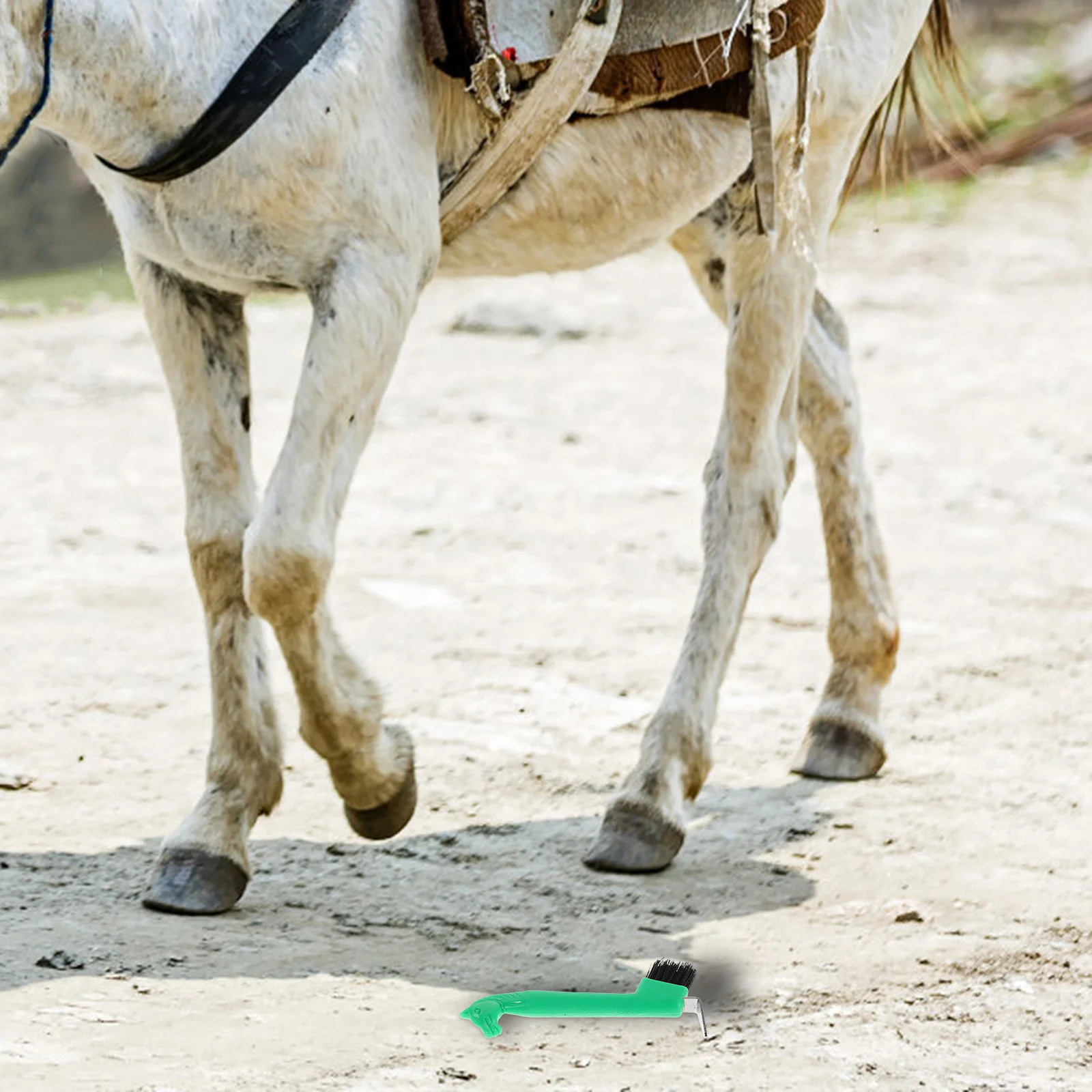 Herramienta para Limpiar Cascos de Caballos, Cepillo Robusto de 7.3 Pulgadas con Mango Ergonómico para el Cuidado del Ganado en Establos