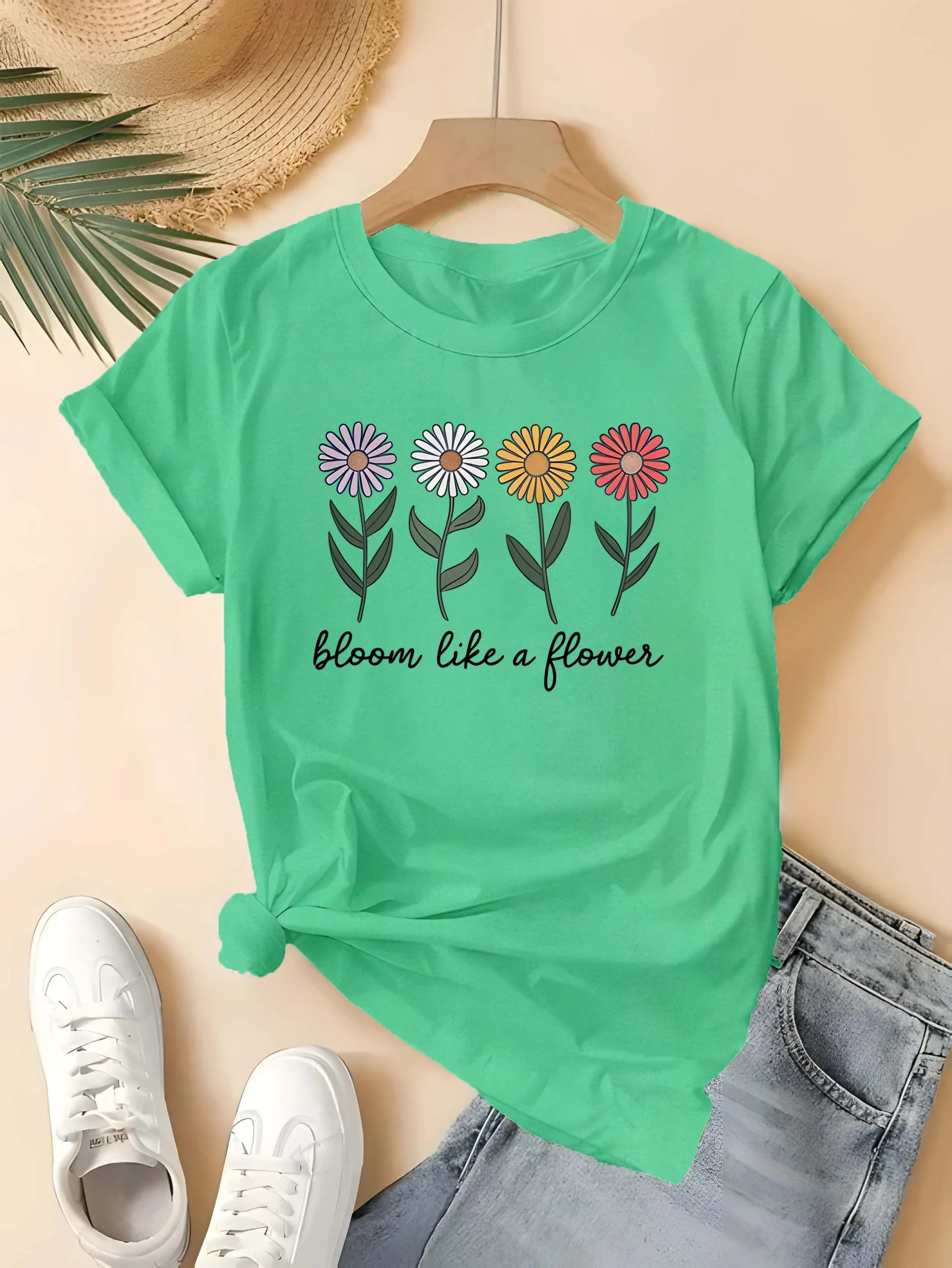

Plus Size Colorful Daisy Graphic Tee Women's Elegant Fashion Top with Inspirational Bloom Slogan for Charming Daily Styles