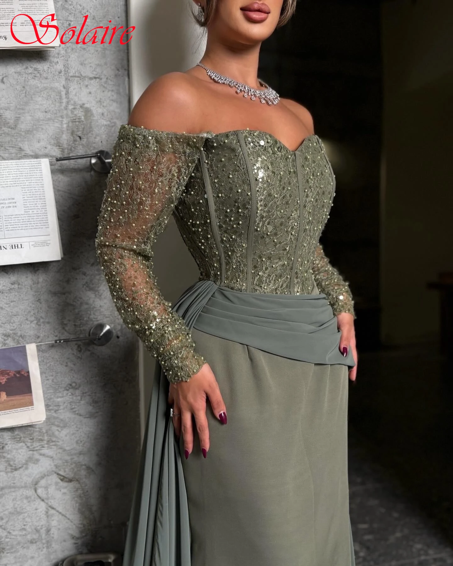 ชุดราตรีคอตรงแบบเรียบหรู แขนสั้น ดีไซน์พิเศษ งานตัดเย็บคุณภาพสูง สำหรับโอกาสพิเศษ ชุดออกงานแฟชั่นสุดประณีต