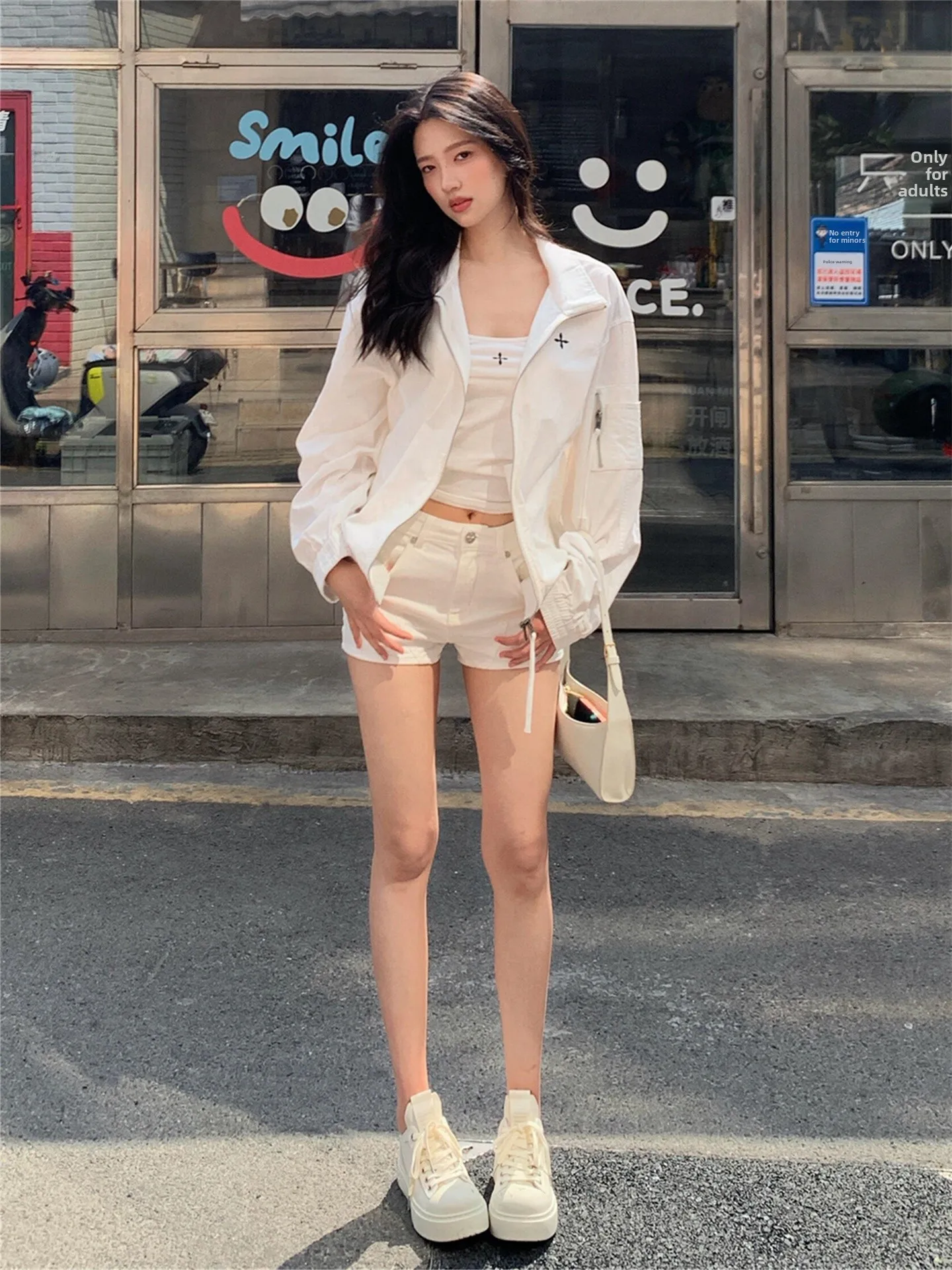 

American Street Style Women's Slim Fit Low Waist Denim Shorts Summer Fashion Design A-Line Hot Pants Casual Cotton Jeans