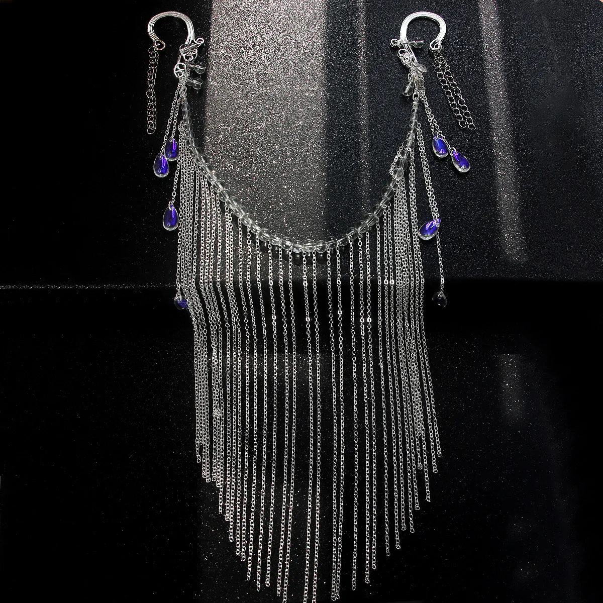 1 إكسسوار وجه نسائي بوهيمي عتيق معلق على الأذن على شكل قطرة ماء مناسبة للحفلات المقنعة