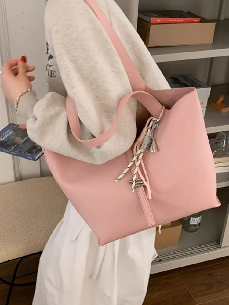 

Large Capaci Pink Tote Bag Women's Commuter Bag Luxury Sensation Single oulder Bag Double Handle Magnetic Bule Closure