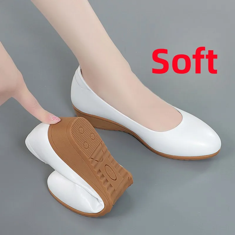 

Comfortable Leather oes round Head Blo Heel Women's Footwear Faionable Slip-On Work oes Suitable for Hotel And Nurse ...