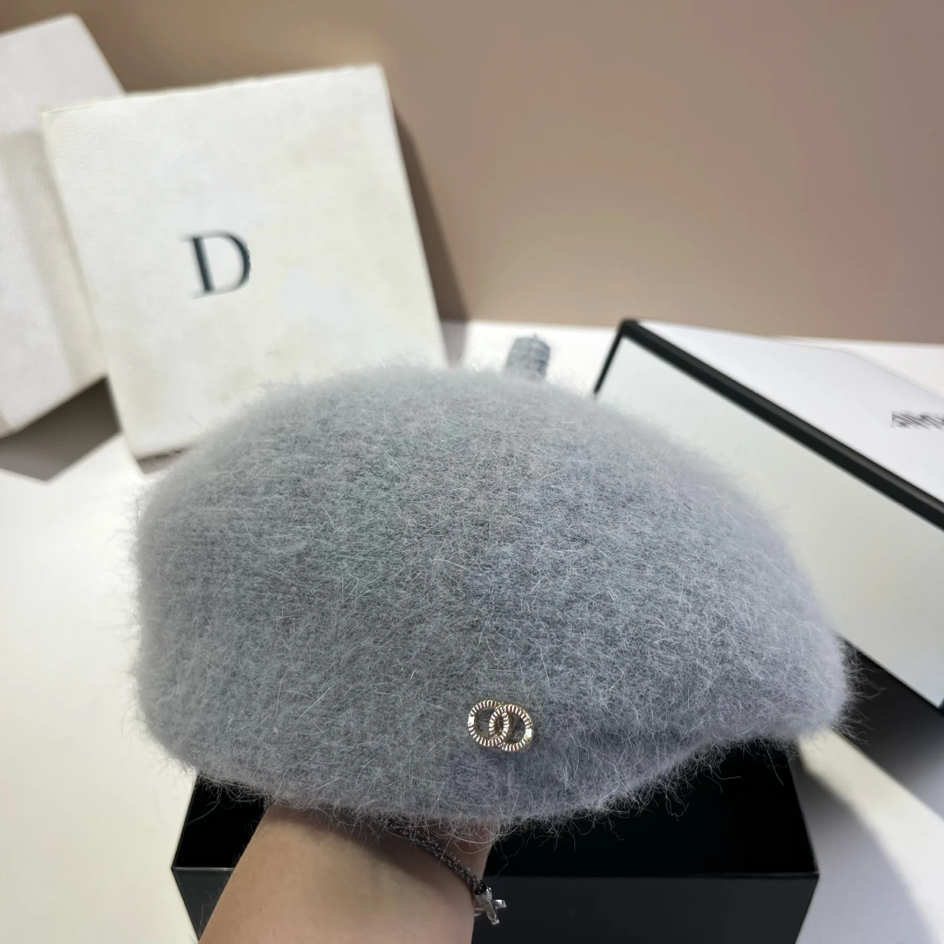 

Luxury Metal Logo Real Rabbit Fur Women's Beret Autumn Winter Lady Warm Walking Beanies Berets Girl's French Painter Hat