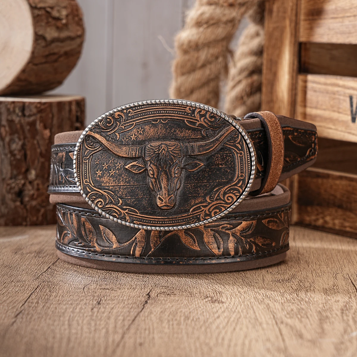 A Retro Western-Style Belt for Men, Made of PU Leather with Embossed Patterns, and Featuring Random Color Variations