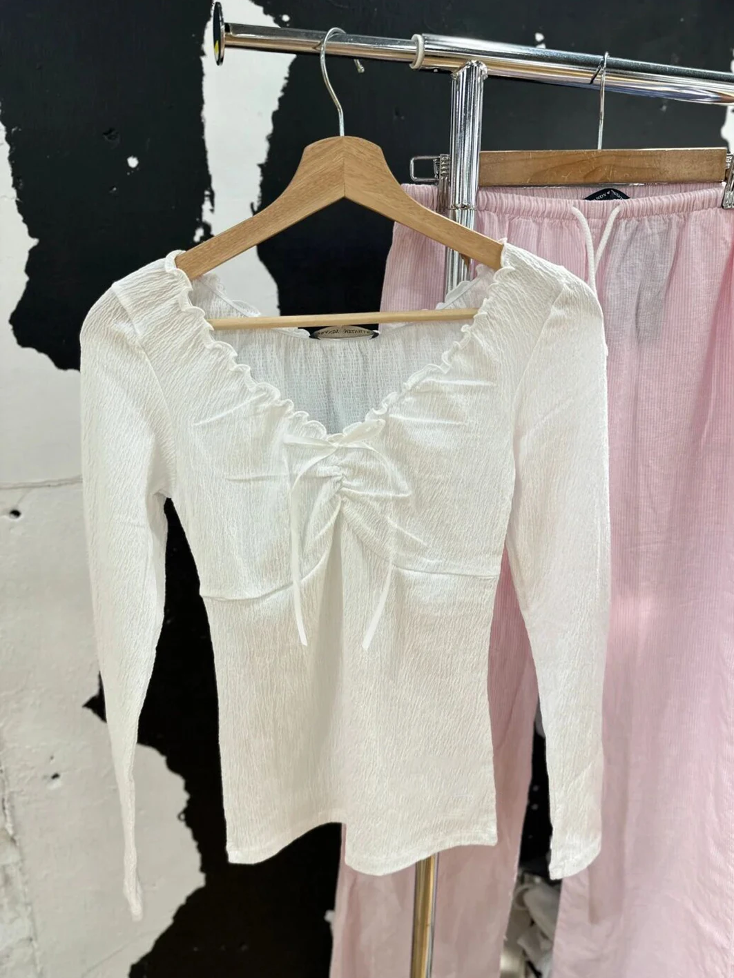 

Texture Folds Long Sleeve T-shirts Woman Spring Ruffles Bow Chic Slim Cotton Tee Shirts Casual Sweet Vintage White Basic Tshirts