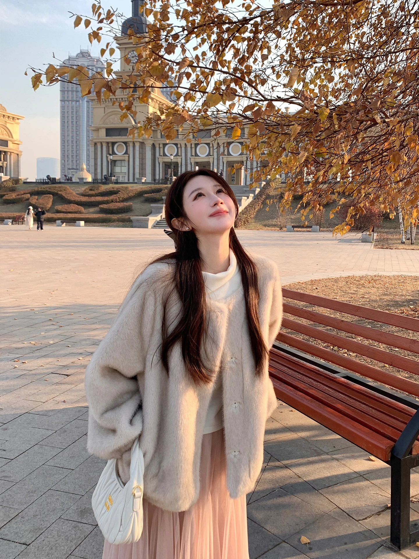 

YANUOYU Oats Warm Winter Women's Loose Warm Fur Jaet Artificial Mink Fur Environmentally Friendly Fur Coats Long Sve