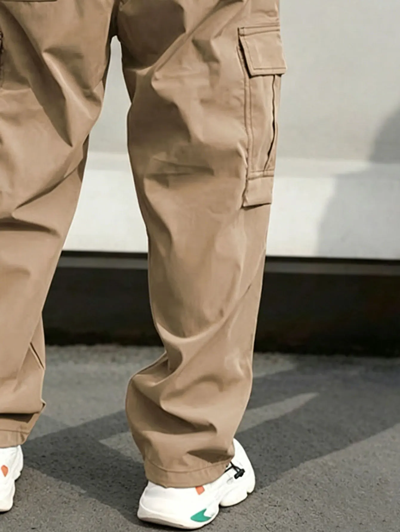 Einfarbige Cargohose für Herren mit Pattentasche, Kordelzug am Bund, normale Passform, lässige Hose mit geradem Bein für den Alltag – Detail 11