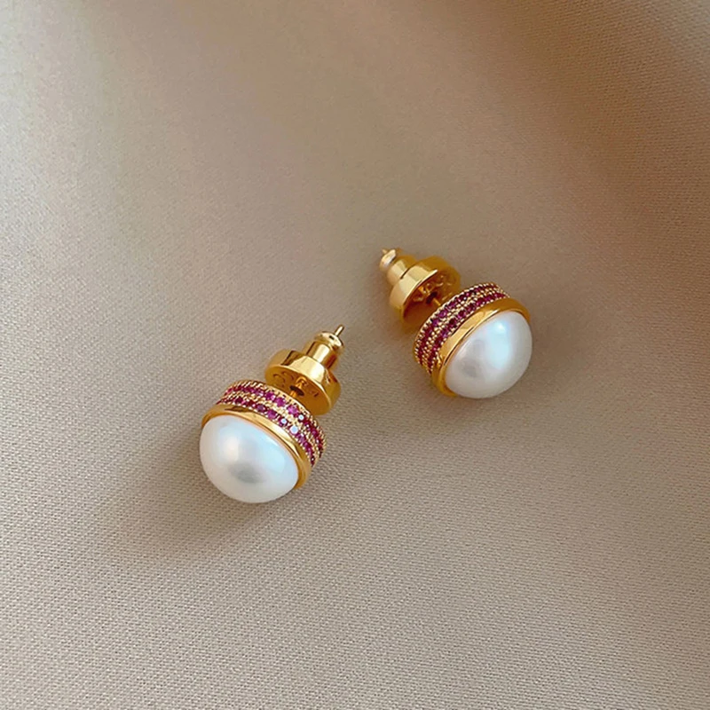 New Four Seasons Fashion Exquisite Retro Copper Imitation Pearl Zircon Cylindrical Earrings Women's Vacation Banquet Jewelry