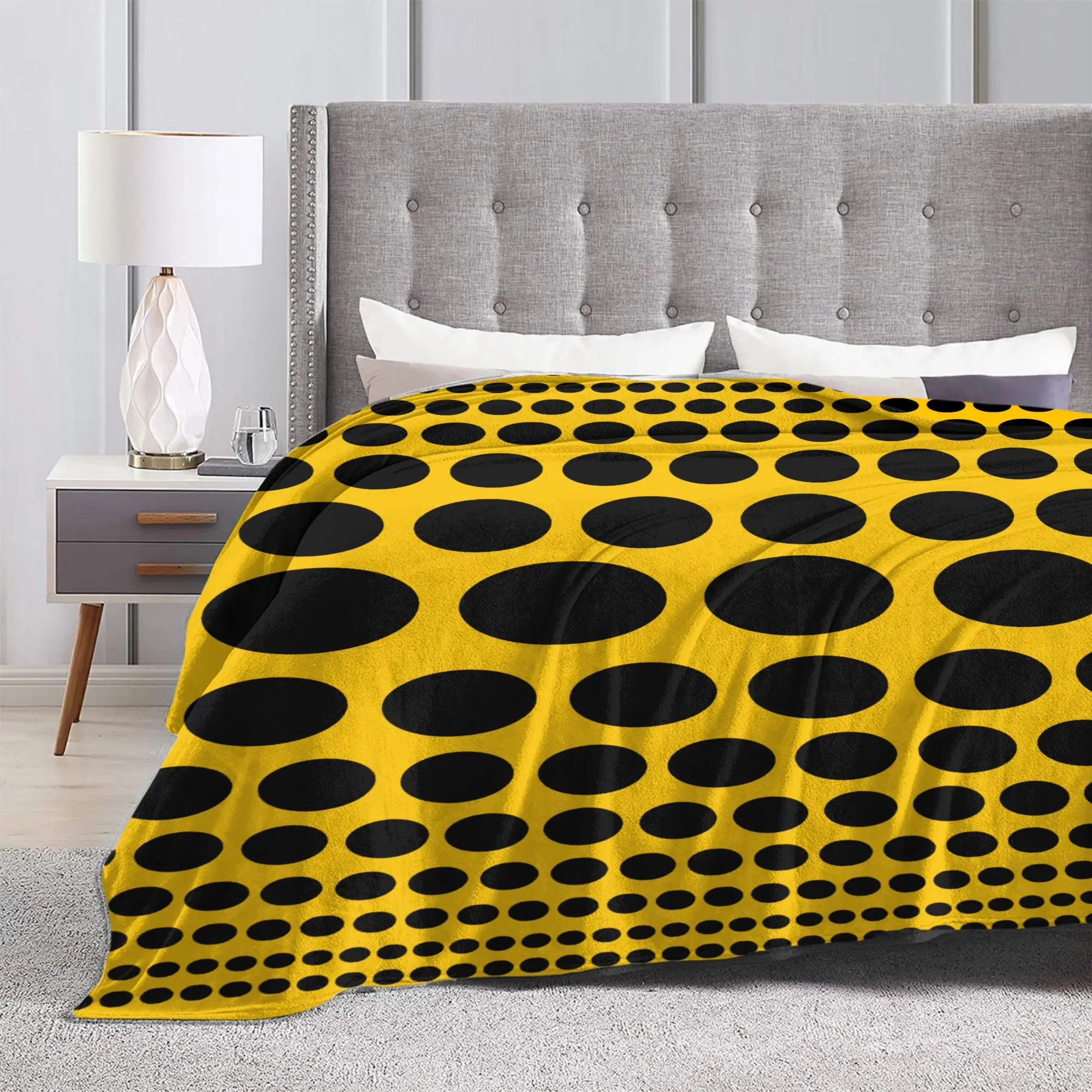 Infinitys Polka Dots Velvet Throw Blankets Yayoi Kusama Blankets for Bed Office Lightweight Plush Thin Quilt