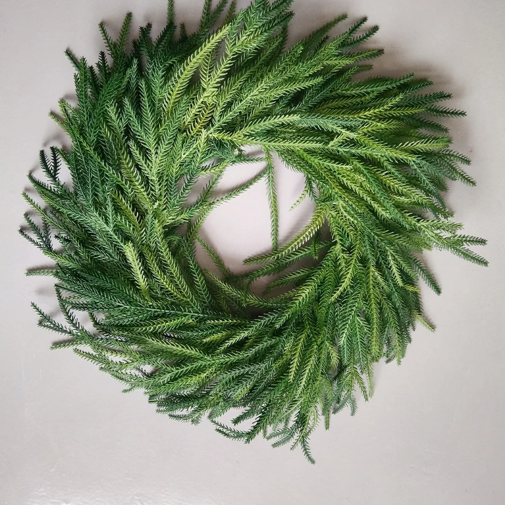 

Рождественский сосновый венок из Норфолка, искусственный зеленый венок, подходит для внутреннего и наружного применения, зимние рождественские украшения