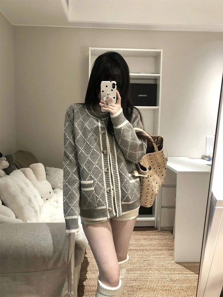 

Серый вязаный кардиган с длинными рукавами и ромбовидной сеткой, женский зимний новый стиль, свободный лоскутный свитер, корейская мода 가디건 Кардиган Женский