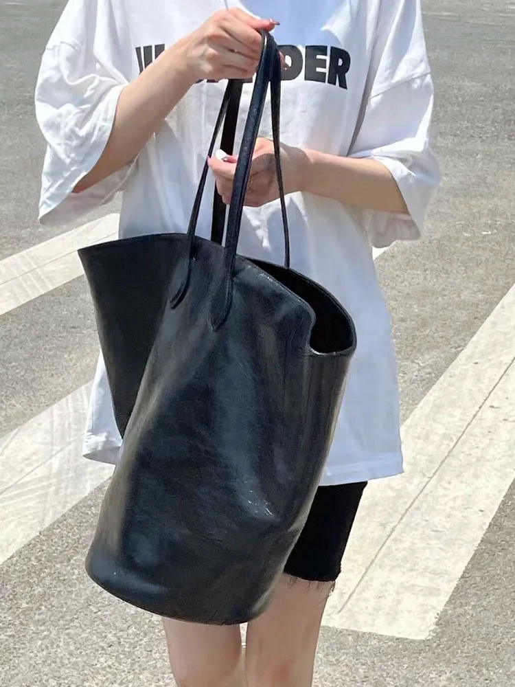 Womens Genuine Leather Casual Tote Handbags Black High Street Large Capacity Shopping Bag Female Fashion Single Shoulder Bags