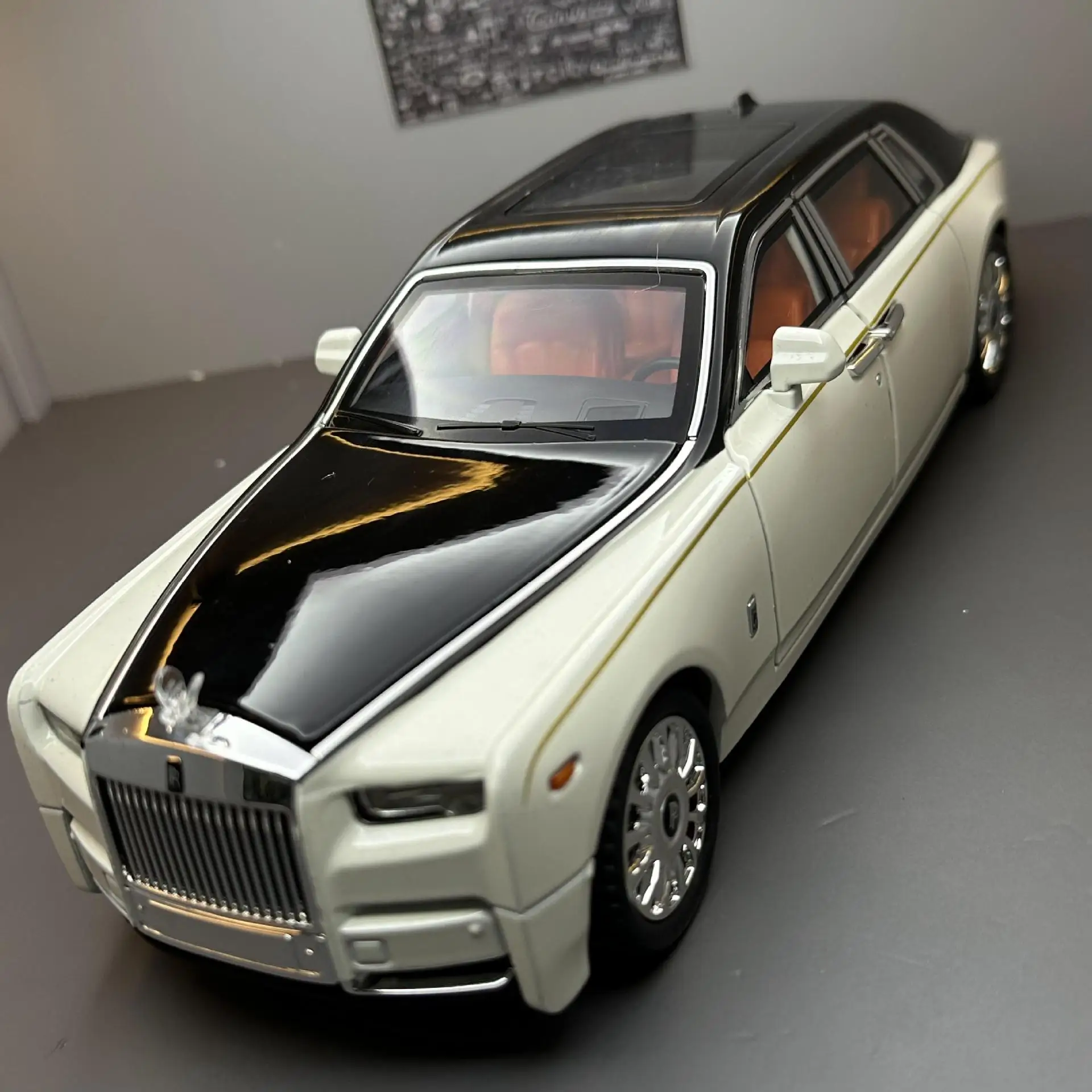 1:18 Rolls Royce Phantom aleación Luxy coche modelo Diecasts coche de Metal recoger decoraciones simuladas sonido y luz regalos para niños