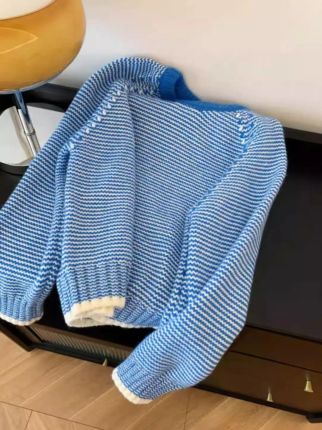 Maglione a righe blu da donna autunno inverno stile francese retrò colore a contrasto top lavorato a maglia pullover ampio a maniche lunghe con scollo a O