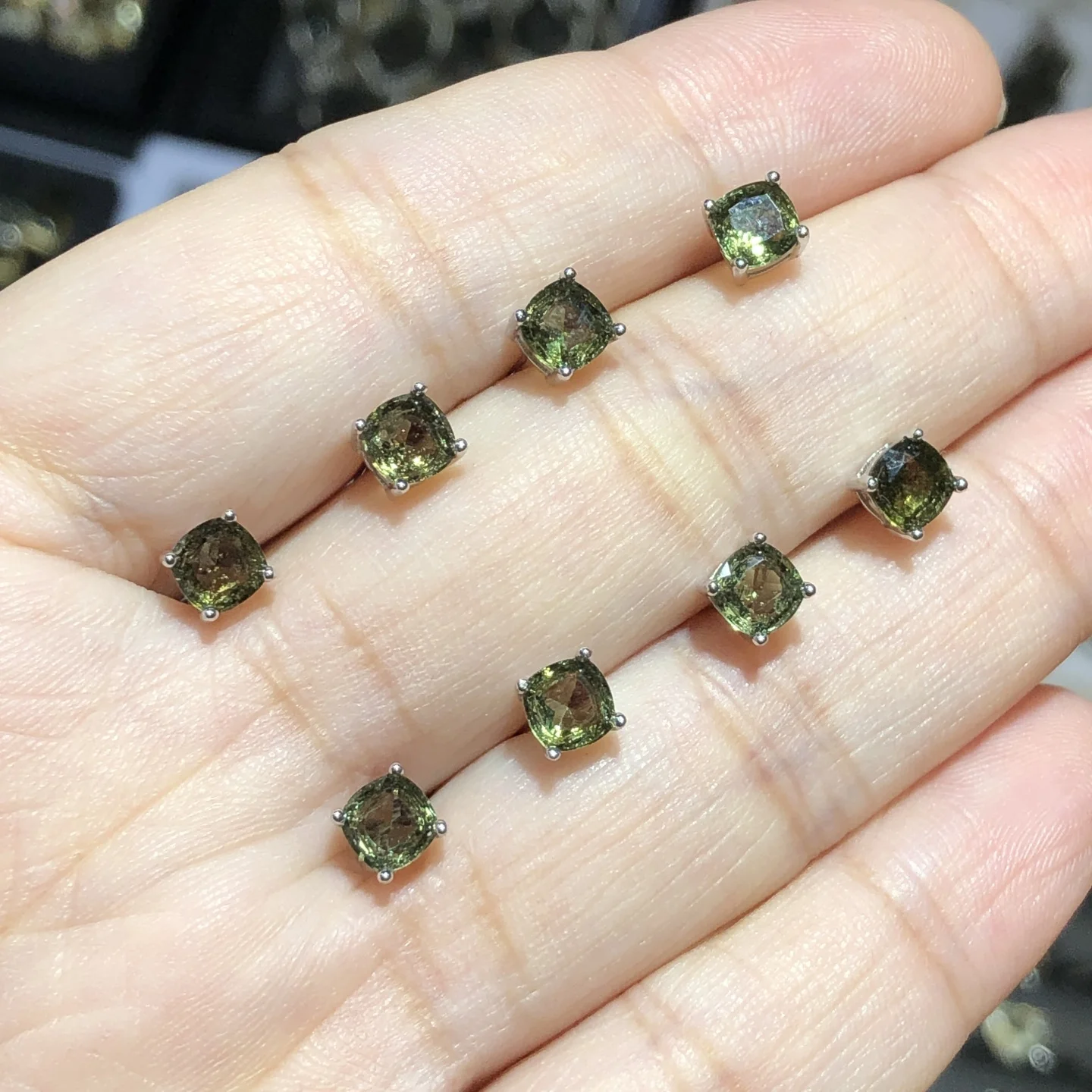 

1Pc Fengbaowu Natural Moldavite Square Earring 925 Sterling Silver Faceted Square Shape Reiki Healing Stone Jewelry Gift Women