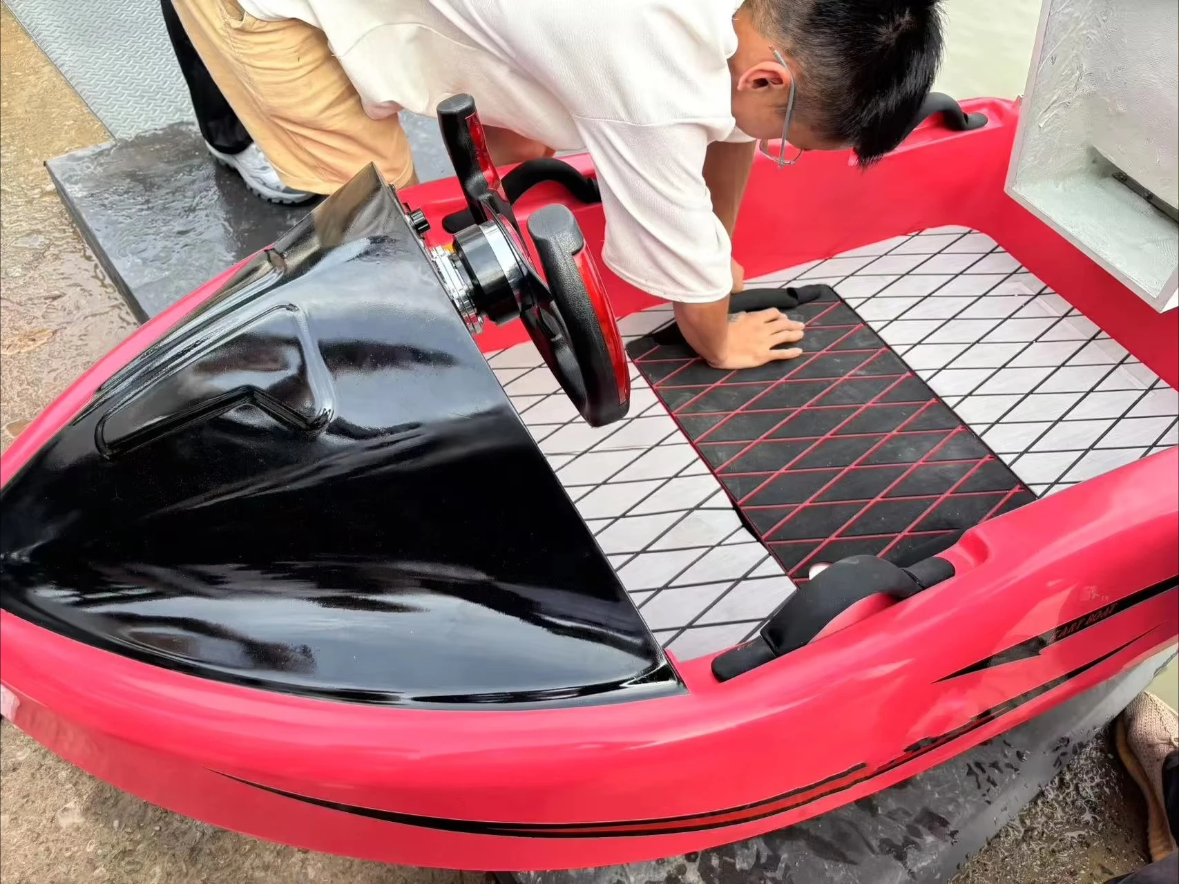 Mini Water Sports Jet Boat 2 People Electric 72v Battery Fiberglass Surfing