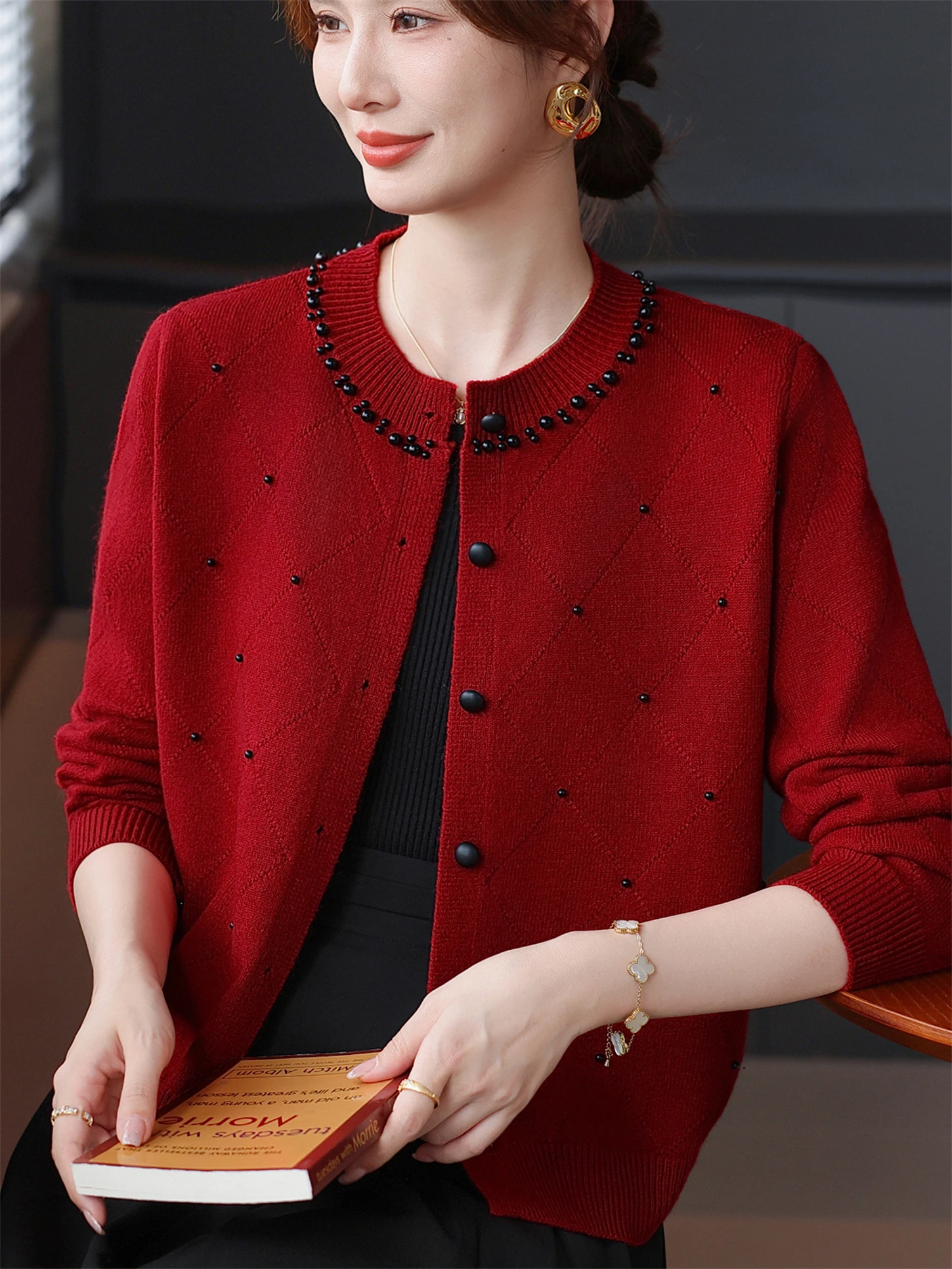 

Sli round Ne Knitted Sweater for Middle Aged And ly Plaid Design Faionable Mommy Autumn Wear Easy Clean Casual