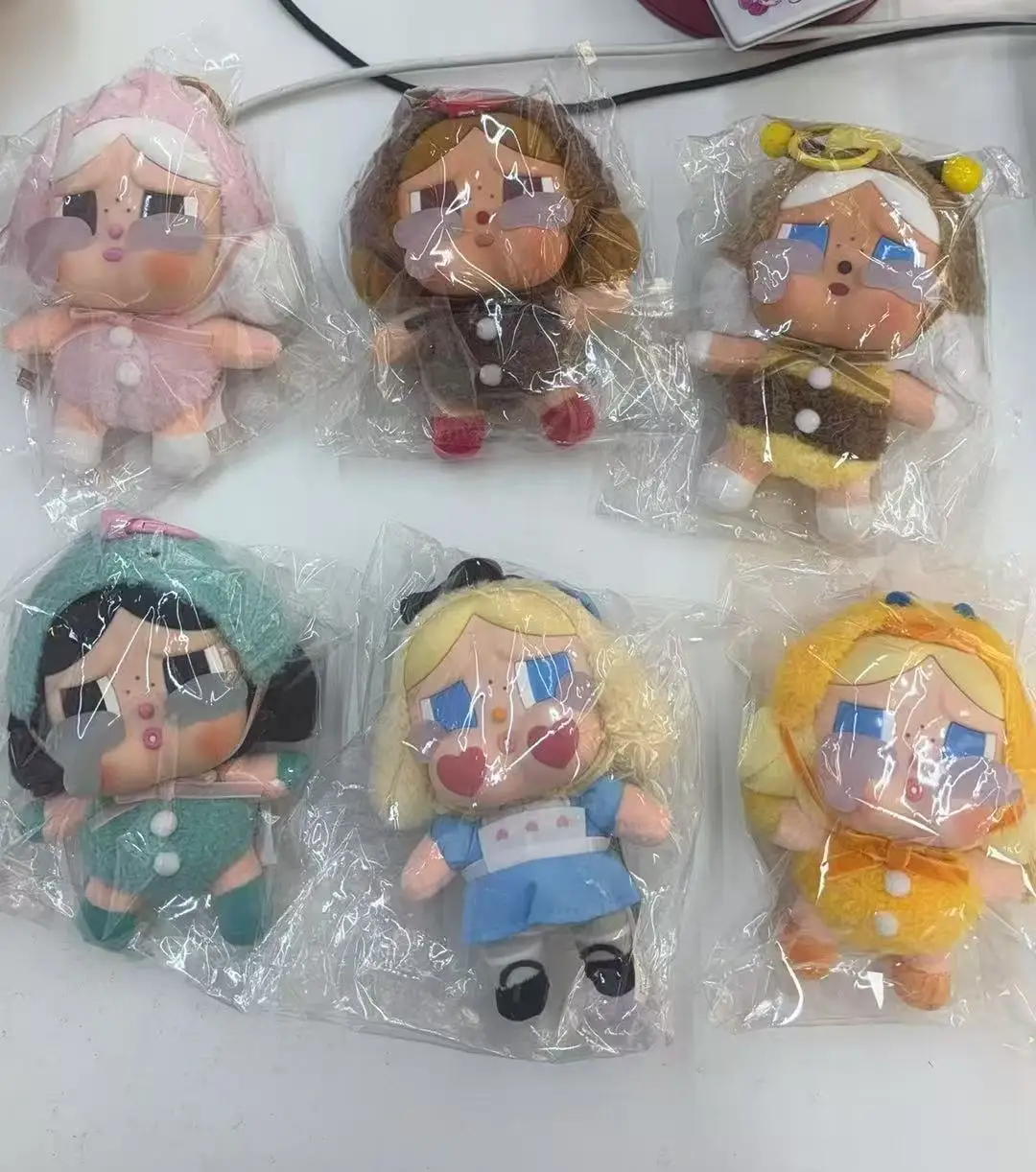 Para las ventas, serie Crybaby Crying Again, caja ciega de cara de vinilo, caja misteriosa, bolsa de adivinación, muñeca de juguete, figura de Anime bonita, adornos de escritorio