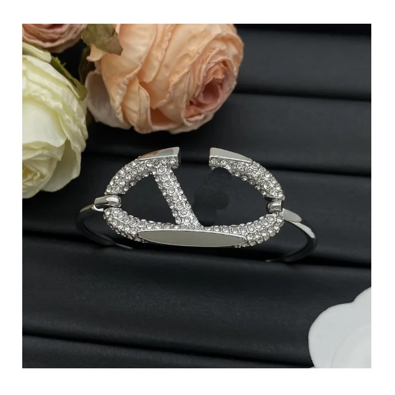 

Новые товары для дома: Простые модные браслеты для женщин, трендовые универсальные браслеты с буквами, легкие роскошные браслеты, браслеты Seiko.