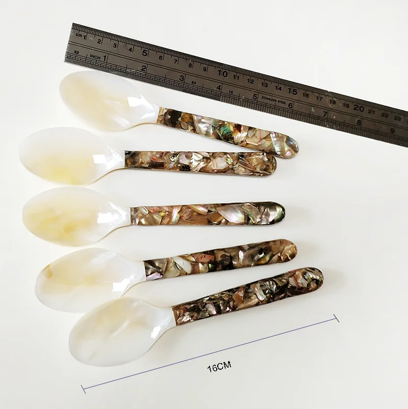 Set of 5 Caviar Spoons Shell Spoon Mother of Pearl Caviar Spoons Round Handle for Caviar Egg Ice Cream Coffee Restaurant Service