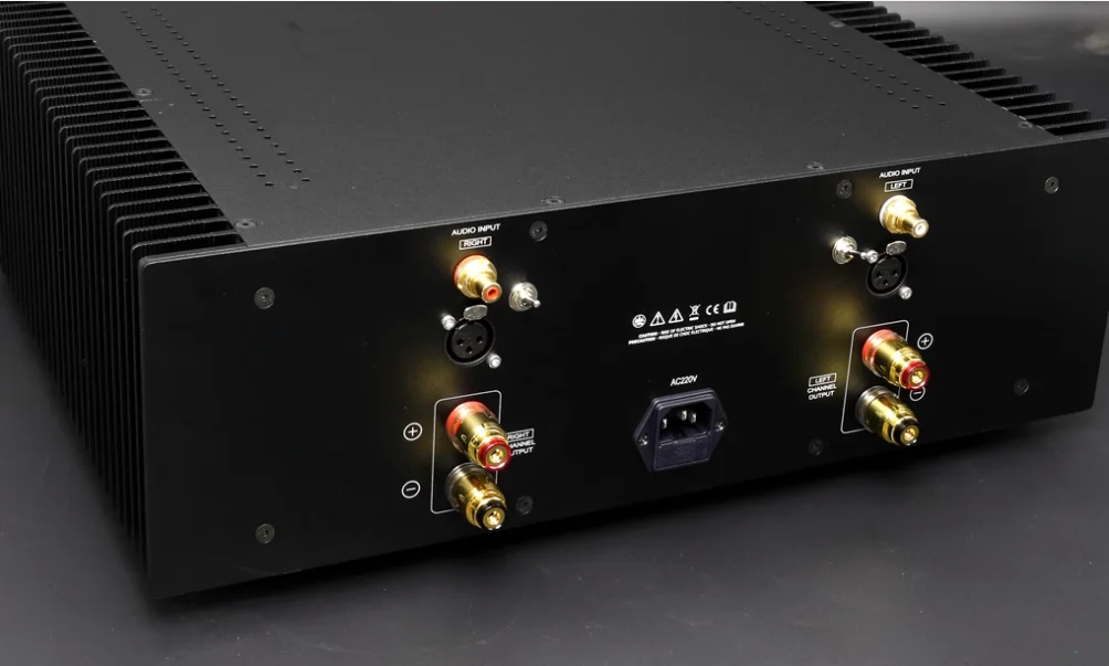 MASTER FM801 TransAudio High End Postversterker MJL4281 2N3440/5416 /250W/8Ω 500W/4Ω Met Single Ended+Balanceerde 2Way Ingang