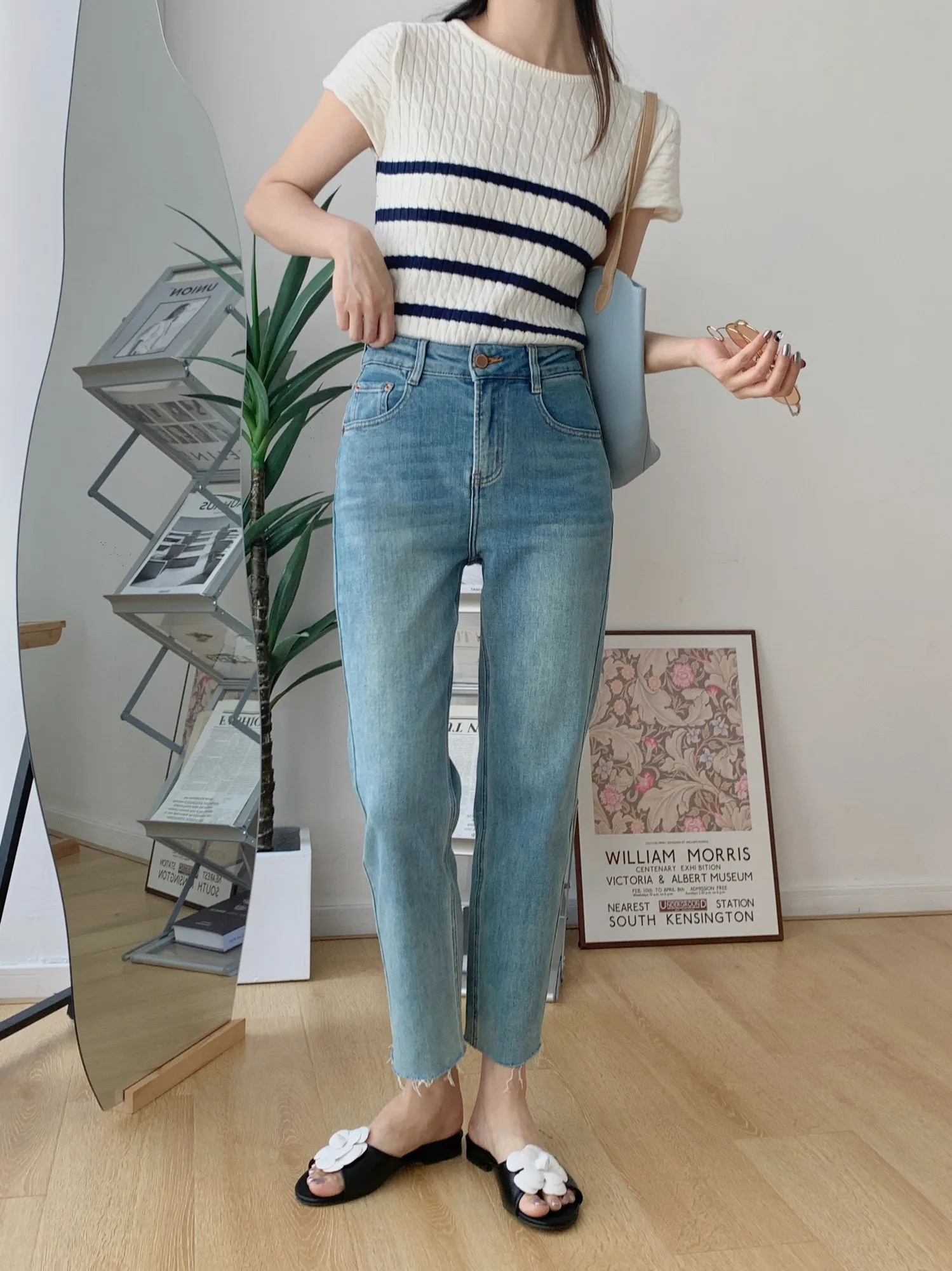 

Джинсы женские Arri, осенняя новинка 2023, в стиле ретро, прямые, зауженные снизу, длиной 9/10, с высокой талией, на молнии, синие...