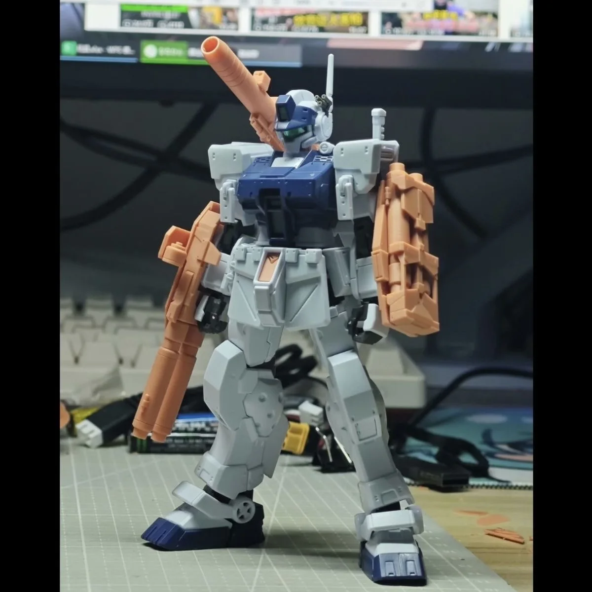 Double Barrel Cannon Shoulder Cannon Weapon with Built in M Position Print Piece for Model Building And Gaming