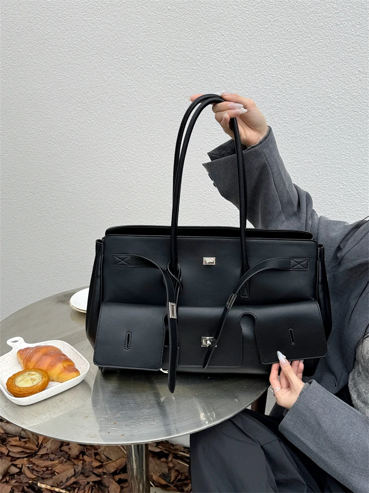 

Platinum Leather Motorcycle Bag Spicy Girl Large Capaci Square Bule Design Single oulder Handbag Wing Bag Faion Trend