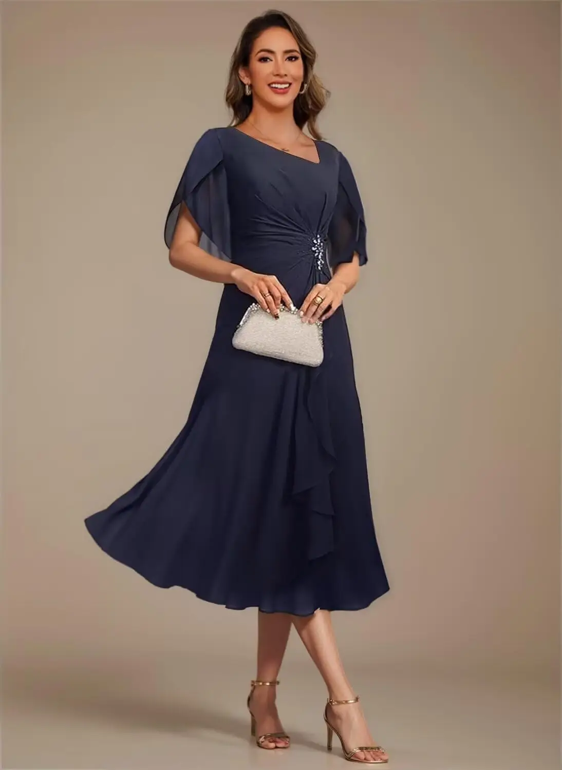 Gaun Ibu Pengantin Wanita dengan Kerah Asimetris untuk Pernikahan Gaun Malam Formal Lengan Pendek Berbahan Sifon