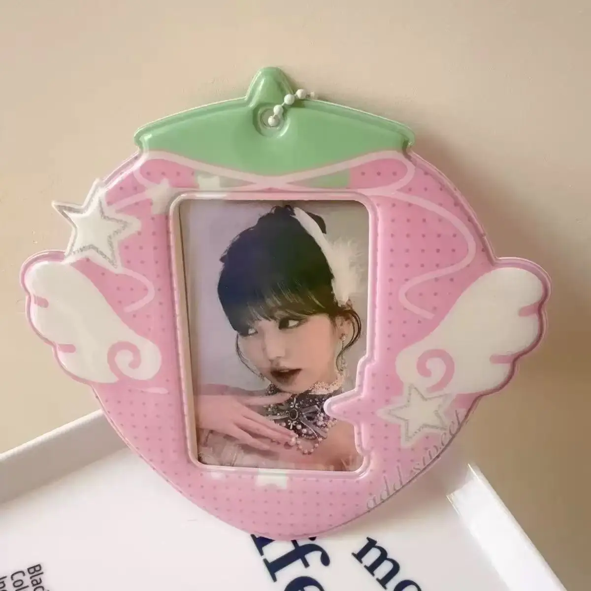 1-2pcs INS Korean Strawberry K-Pop Star Photo Card Holder Keychain Pendant 3inch Idol Photo Storage Case Protection Cover image 4