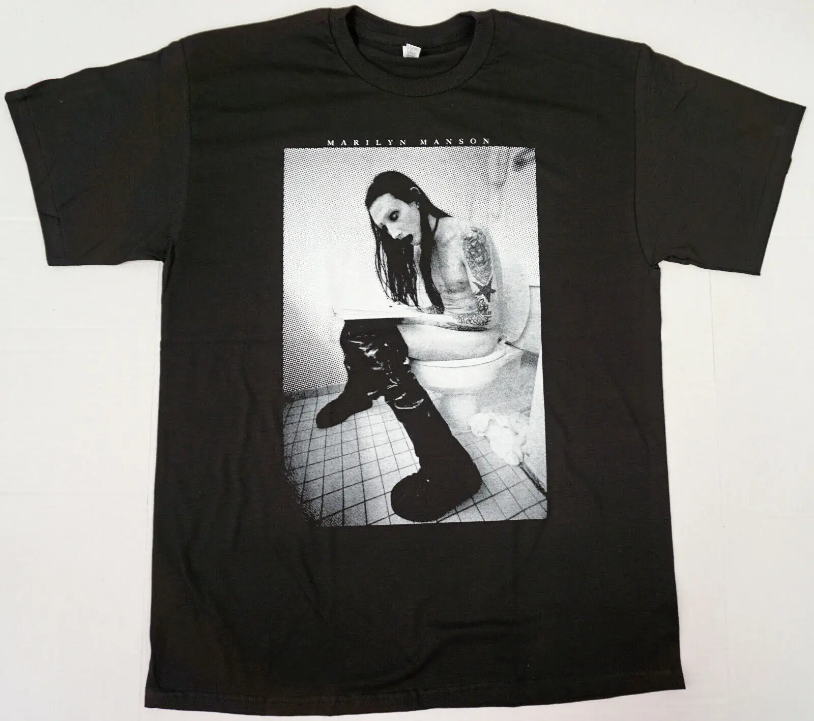 

MARILYN MANSON T-shirt Titan Of The Toilet Poster Image Tee Men's Black New