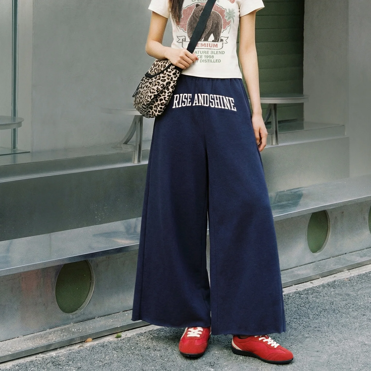 Women's Wide Leg Sweatpants - Ankle-Length Jogger in Navy Blue