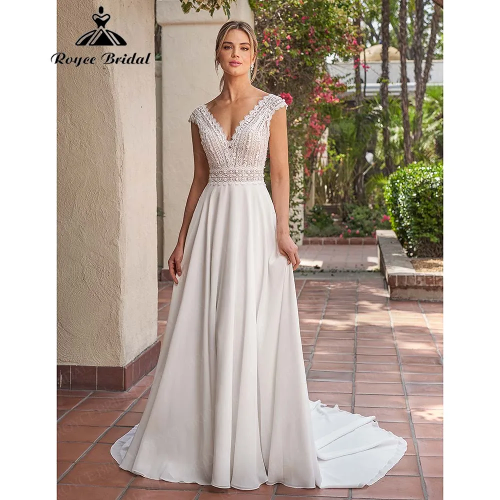 Elegante Boho-A-Linien-Hochzeitskleider mit V-Ausschnitt 2026, Flügelärmeln und offenem Rücken, maßgeschneidertes Strand-Brautkleid, individuelles Brautkleid