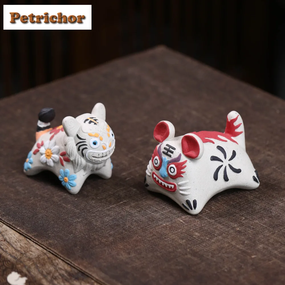 

Yixing Zisha Zodiac Painted Cloth White Tiger Tea Pet Boutique Exquisite Miniatures Tea Figurine Play Toys Tea Statue Ornaments