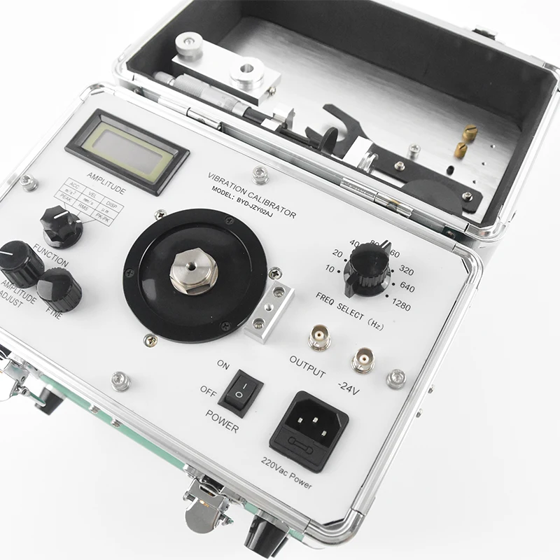 

Portable Vibration Calibrator Customized Output Display 220V Power Input Digital Battery Testing Socket Cable Output