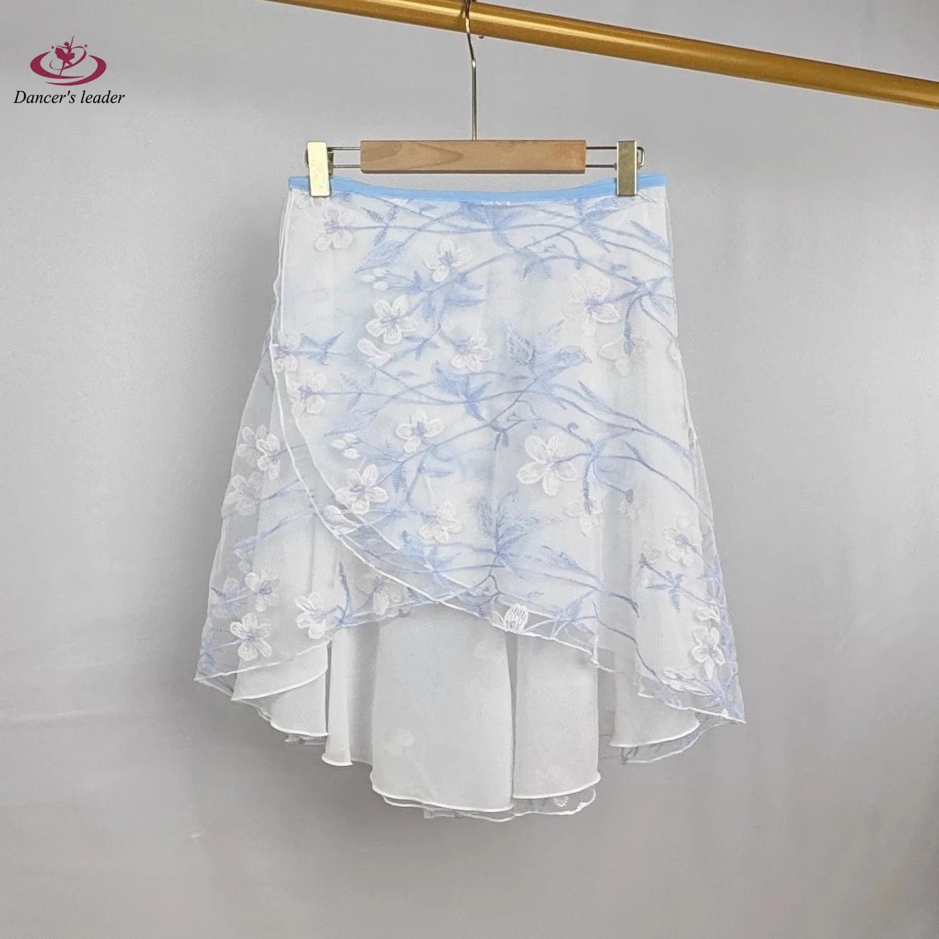 Gonna da balletto da donna Cinque in uno Gonna da ballo con ricamo prugna Tuta per adulti Ragazza che pratica la mini gonna da balletto Immagine