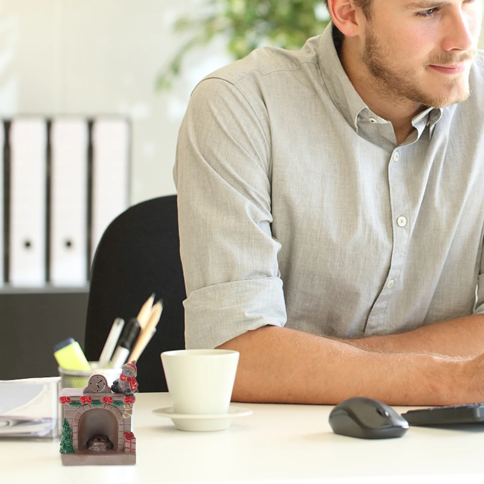 

Charming Christmas Incense Burner in Mini Fireplace Design Backflow Waterfall Effect Ceramic Home Decor Indoor Aromatic Ornament